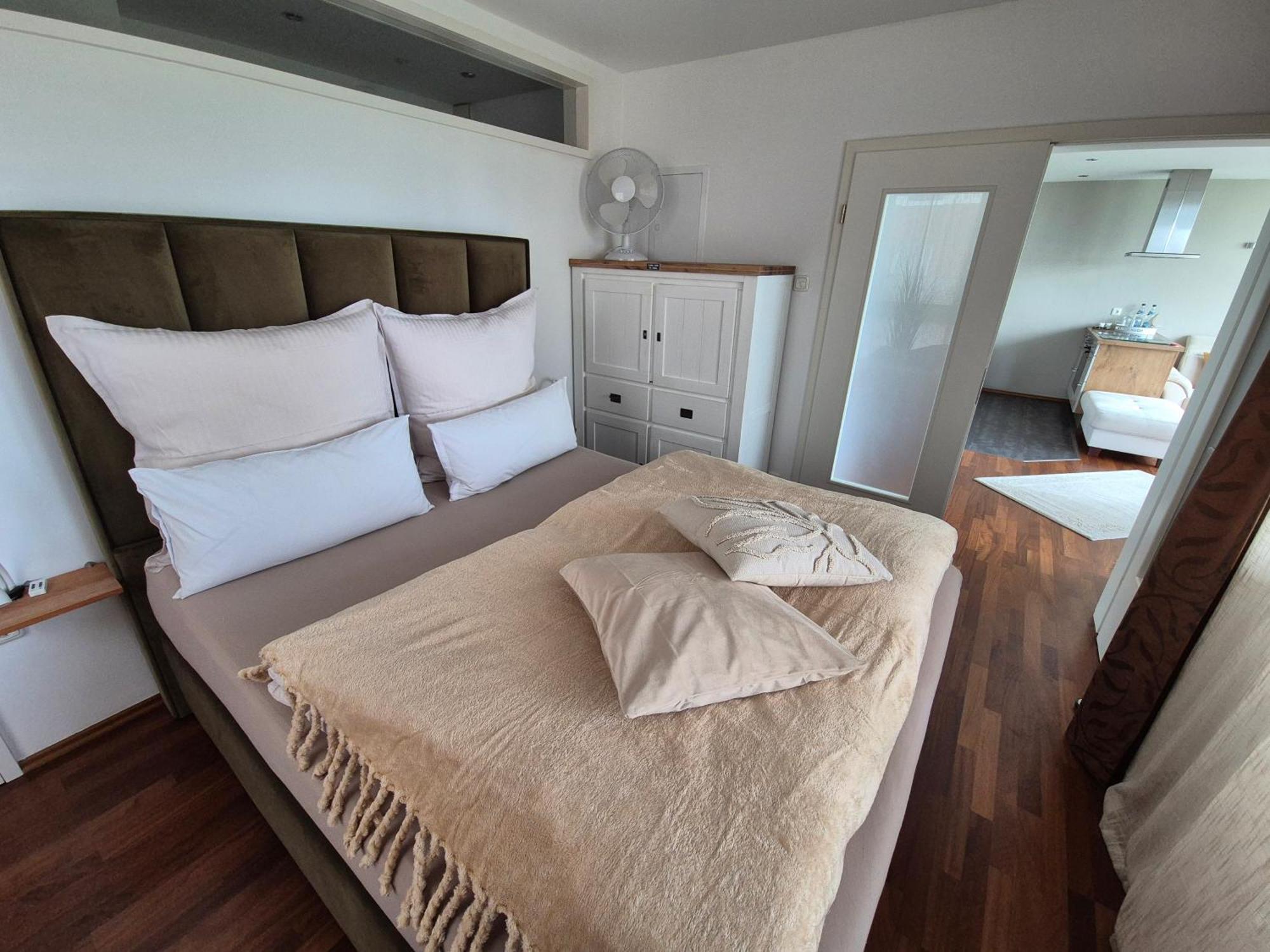 "Myharbourfront", Luxurioeses Wohnen An Der Hafenmole Apartman Rostock Kültér fotó