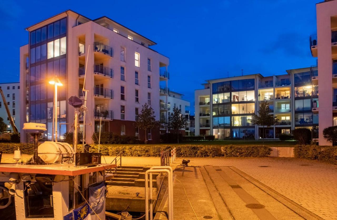"Myharbourfront", Luxurioeses Wohnen An Der Hafenmole Apartman Rostock Kültér fotó